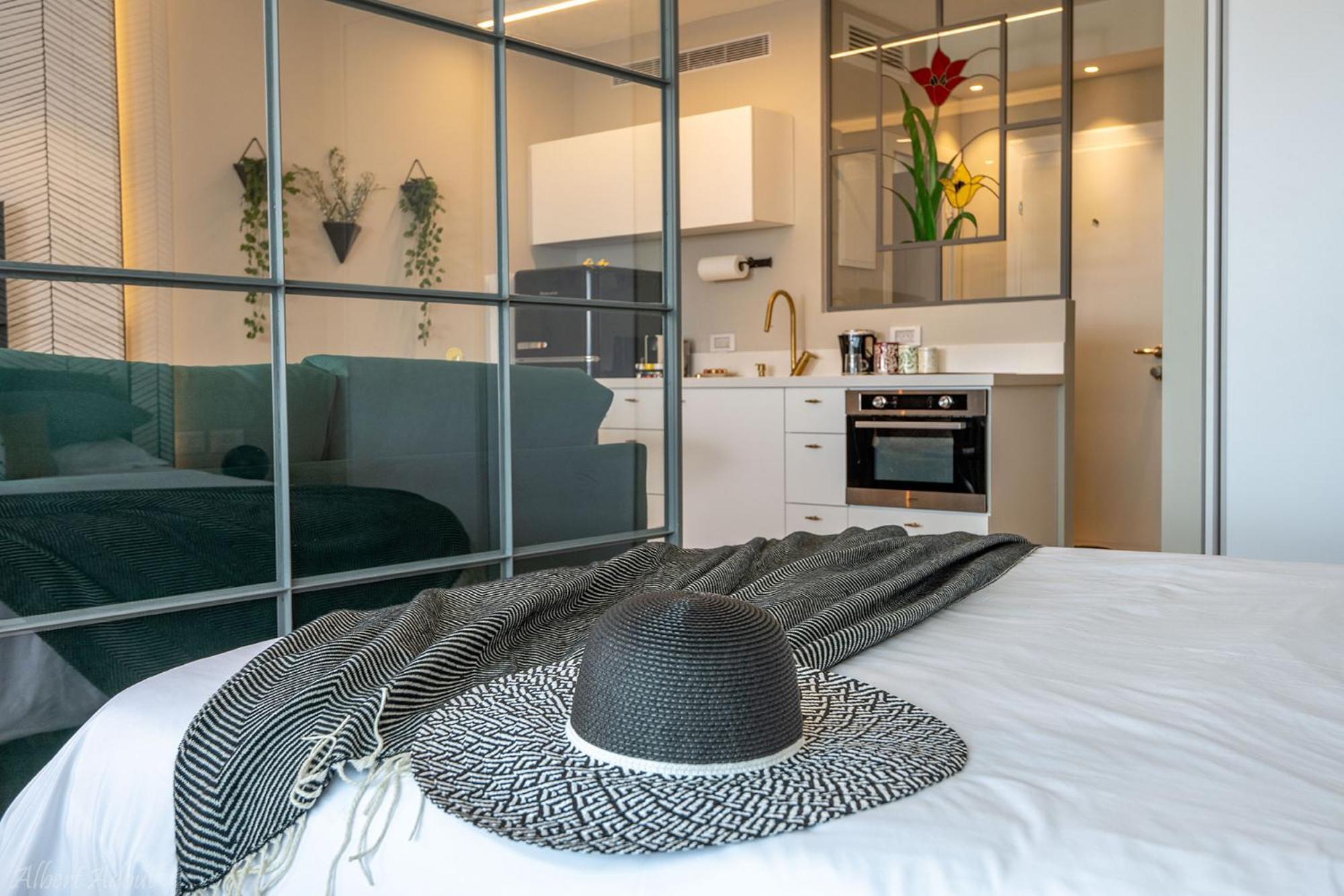 Mina'S Suites - קיסריה Exterior foto
